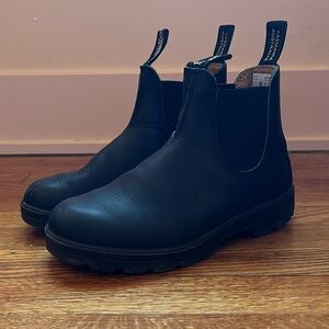 Barely Worn Black Blundstones size 4 1/2 (4.5)